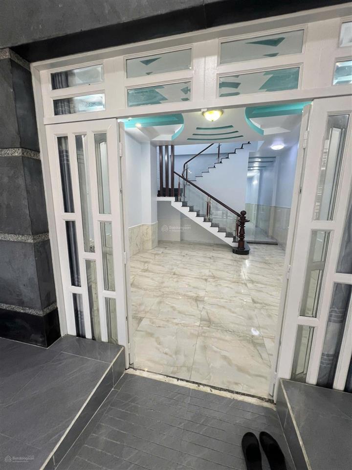 Nhà bán vi bằng cách đường chính vài chục mét ở gần cầu phước lộc