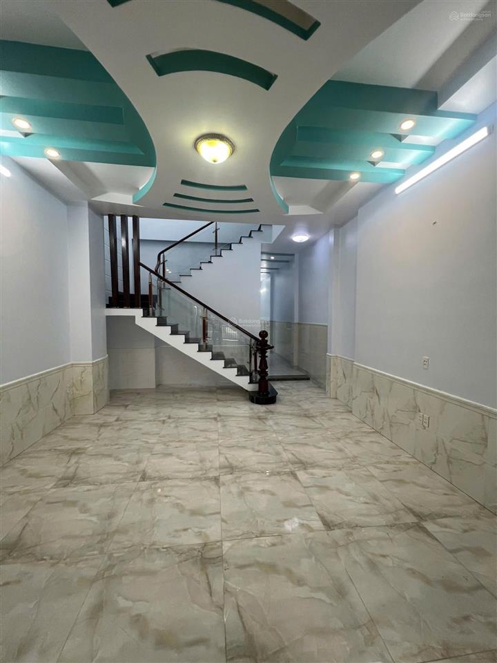 Nhà bán vi bằng cách đường chính vài chục mét ở gần cầu phước lộc