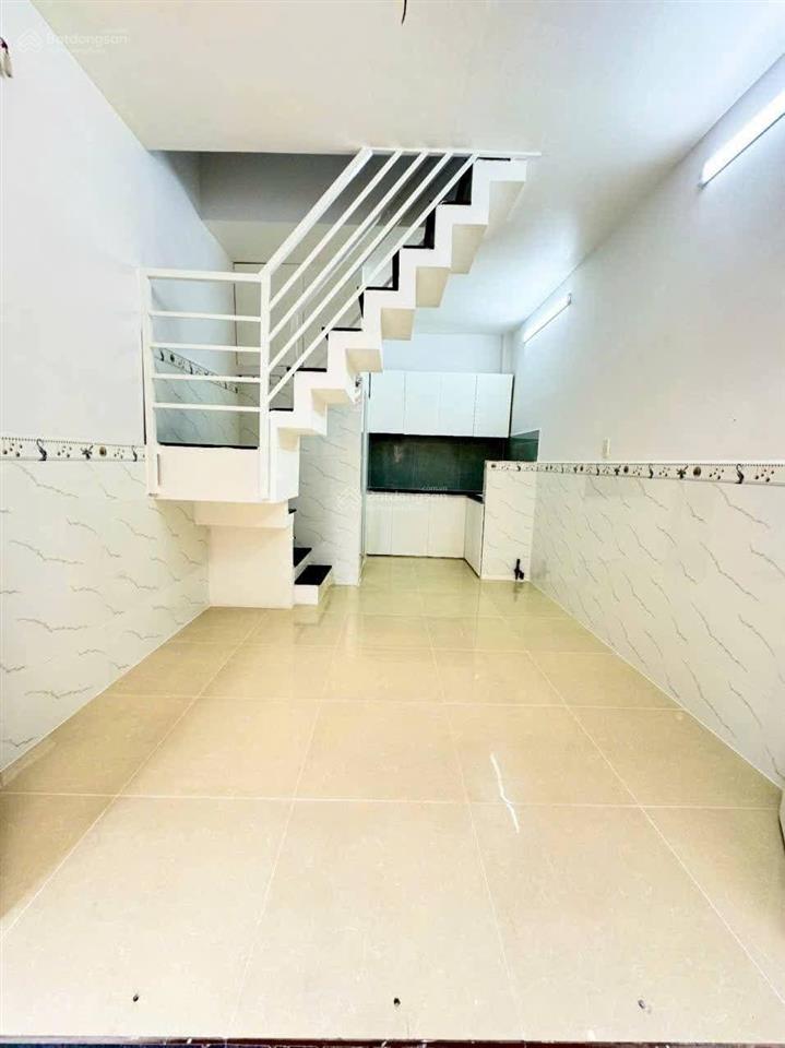 Nhà bán lẻ khu vực và vị trí đẹp dành cho khách hàng khó tính