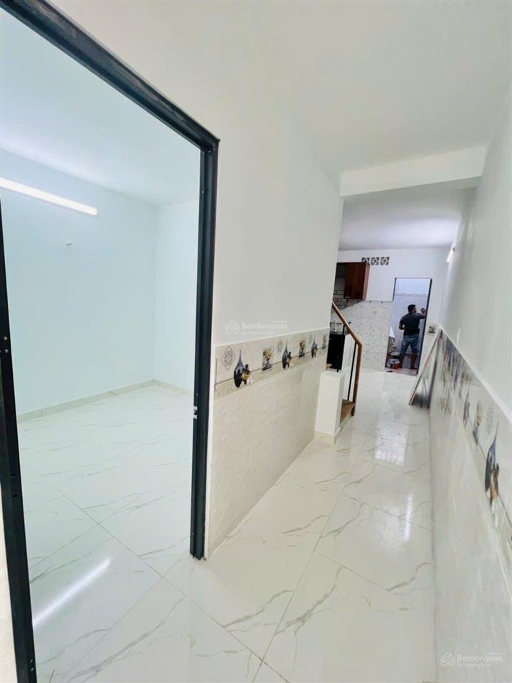 Nhà sổ chung lầu trệt thái hoà (cũ)  nay thuộc tân đông hiệp  tp hcm. diện tích 70,5m2 (4,7m*15)