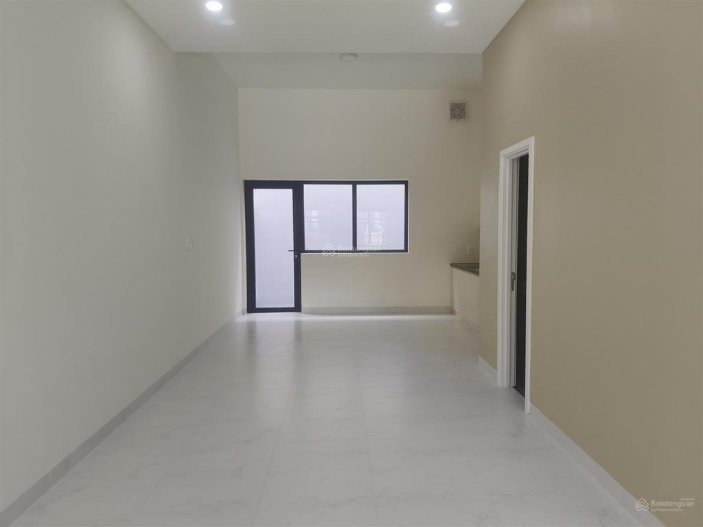 Chính chủ cần bán căn nhà 3 tầng trục chính trong khu compound cát tường jhome