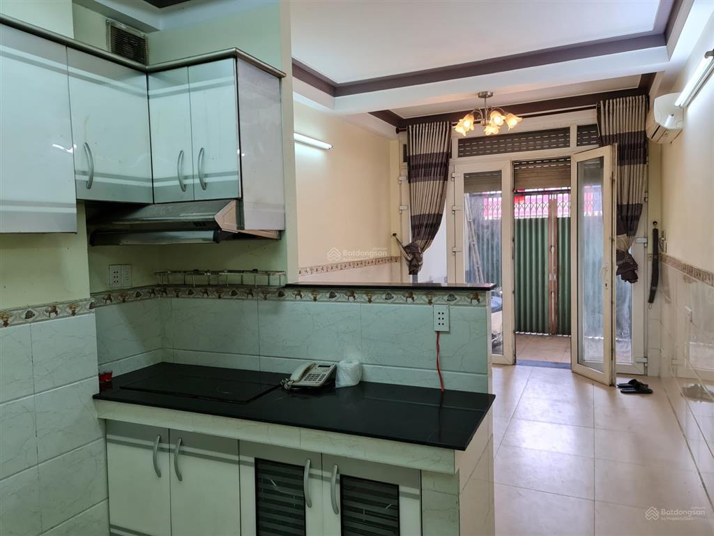Cho thuê nguyên căn nhà mặt tiền đường nguyễn thượng hiền p5 phú nhuận