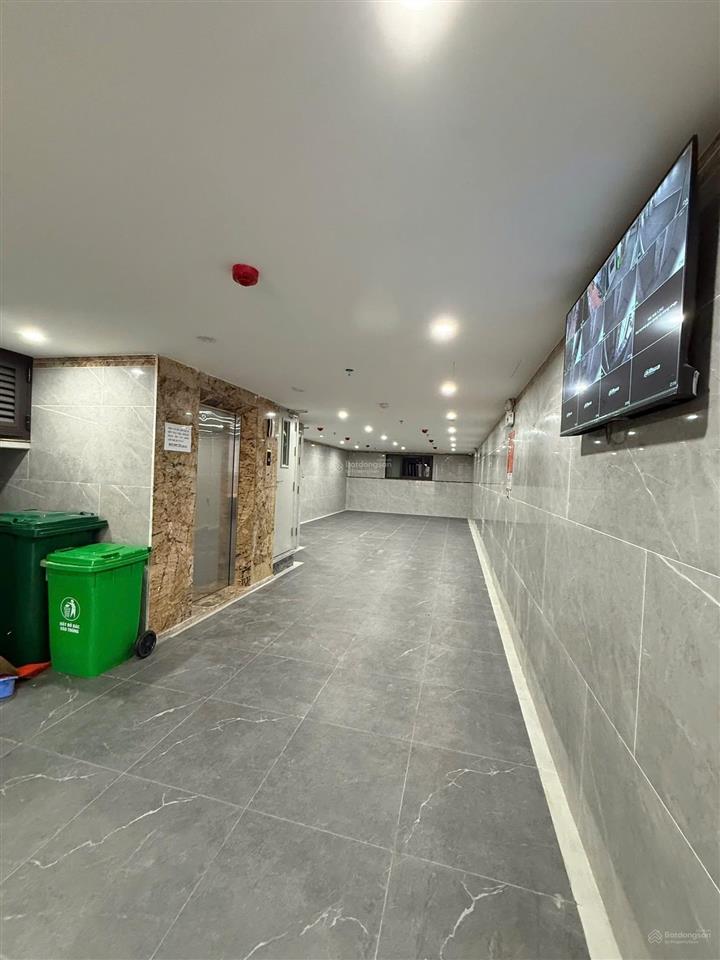 Chính chủ bán nhà mp trung phụng  6 tầng thang máy  vỉa hè rộng  kinh doanh.