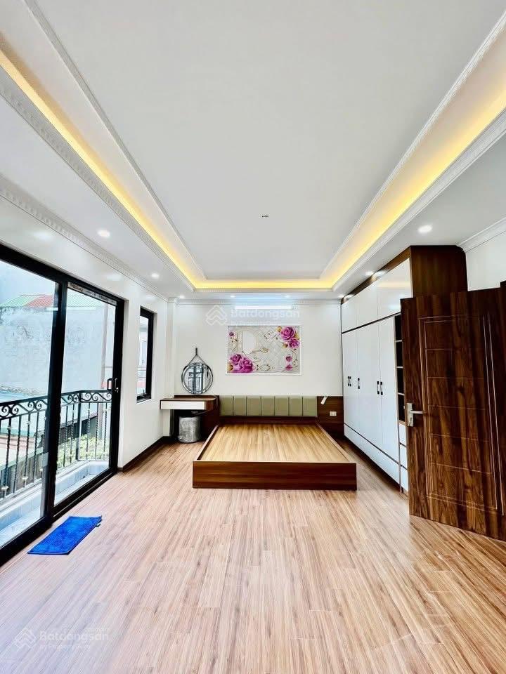 Chính chủ  mp trung kính  6 tầng  vỉa hè  kinh doanh  dòng tiền 60tr/tháng.