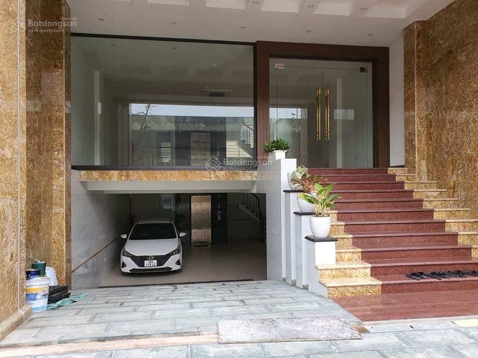 Chính chủ  mặt phố thanh xuân  8 tầng thang máy  lô góc.