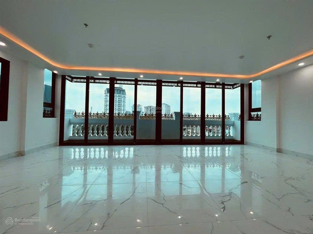 Mp trần hữu tước  toà vp 9 tầng 1 hầm  lô góc  dòng tiền 300tr/tháng.