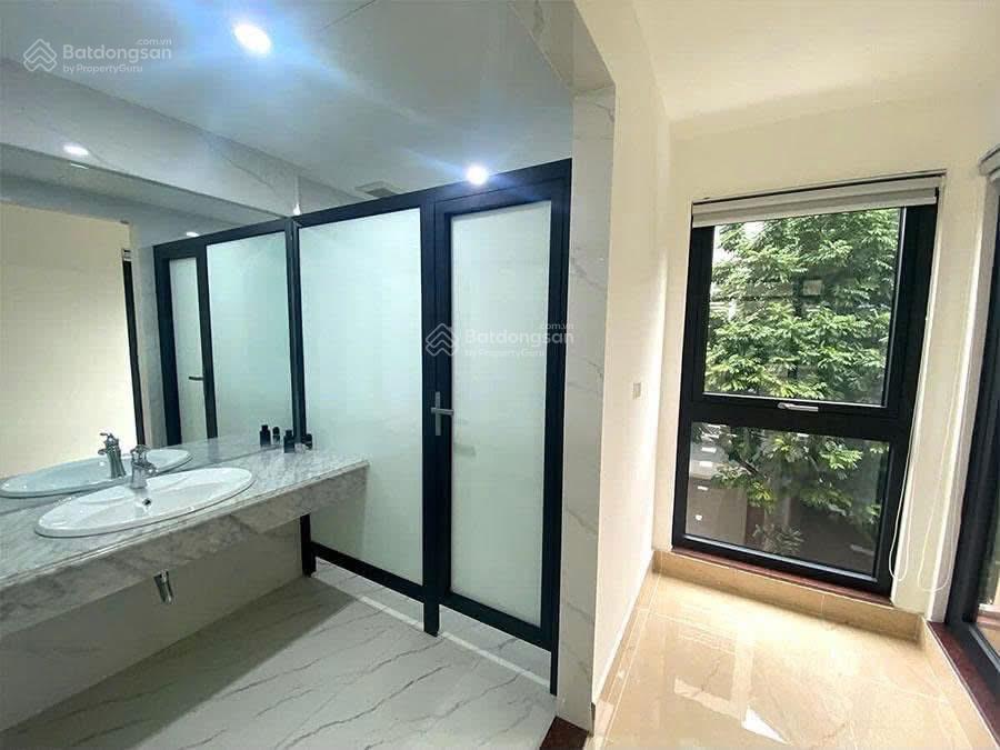 Mp lê thanh nghị  9 tầng 1 hầm  vỉa hè rộng  kdvp  dòng tiền 300tr/tháng.