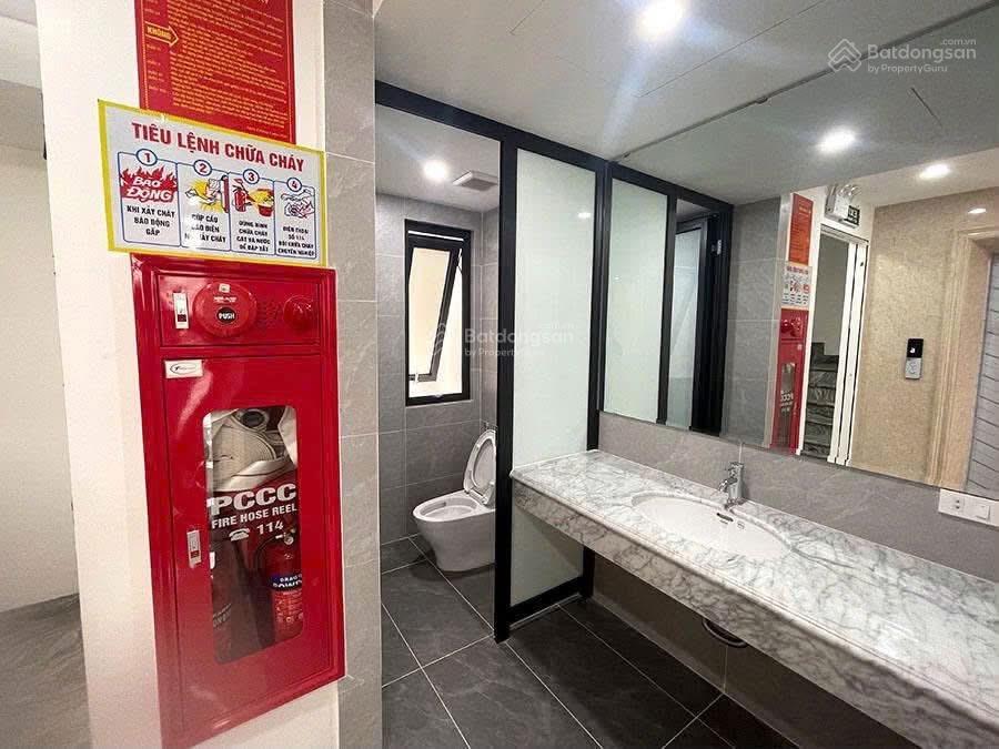 Mp lê thanh nghị  9 tầng 1 hầm  vỉa hè rộng  kdvp  dòng tiền 300tr/tháng.