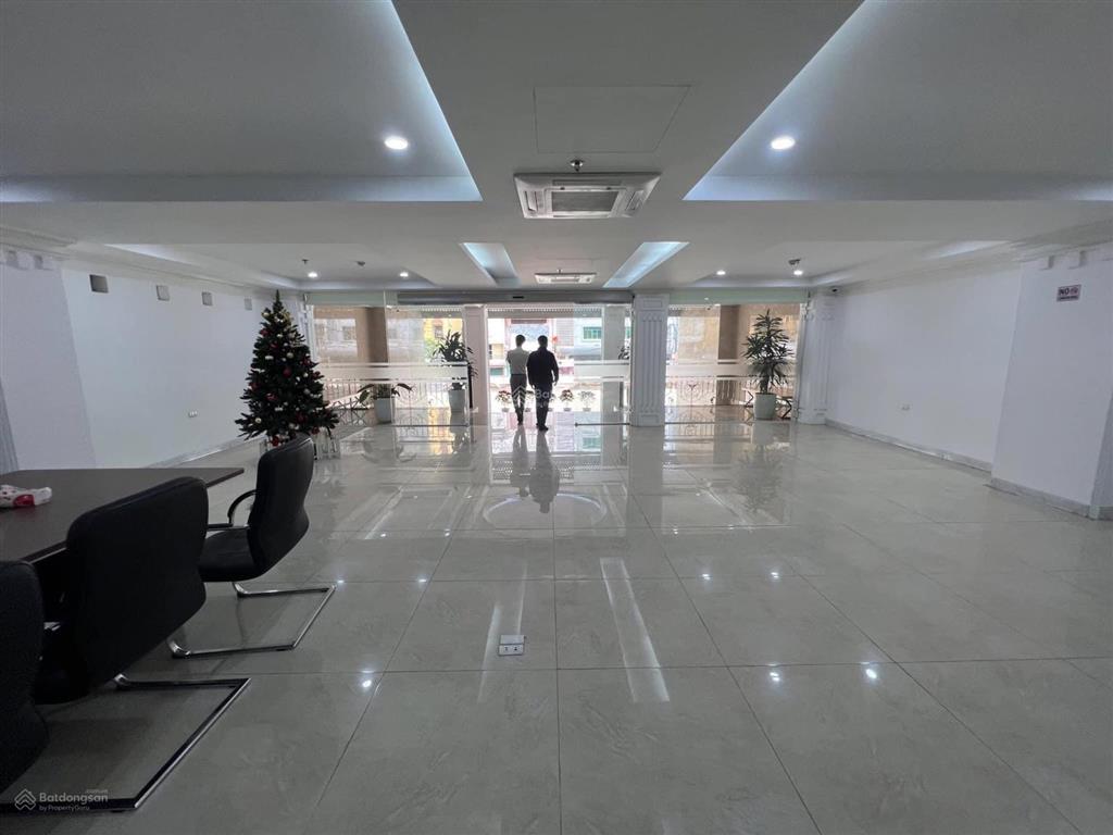Hiếm !!! mp xã đàn  8 tầng  1 hầm  vỉa hè rộng  kinh doanh đắc địa.