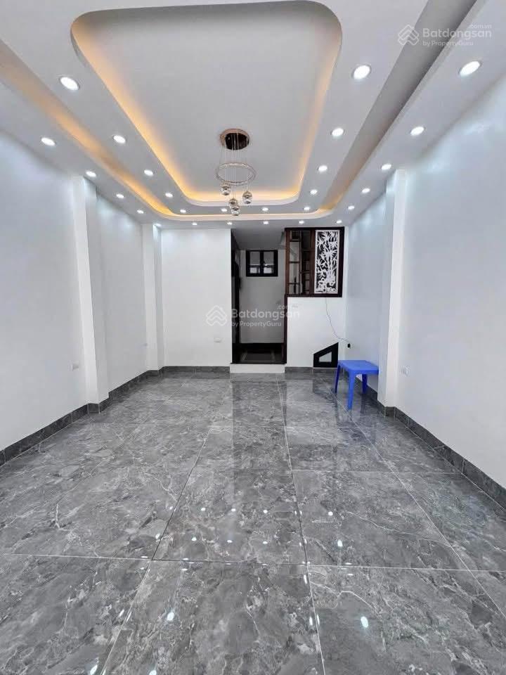 Hoàng quốc việt  7 tầng thang máy  ngõ thông  gara ô tô  15.6 tỷ.