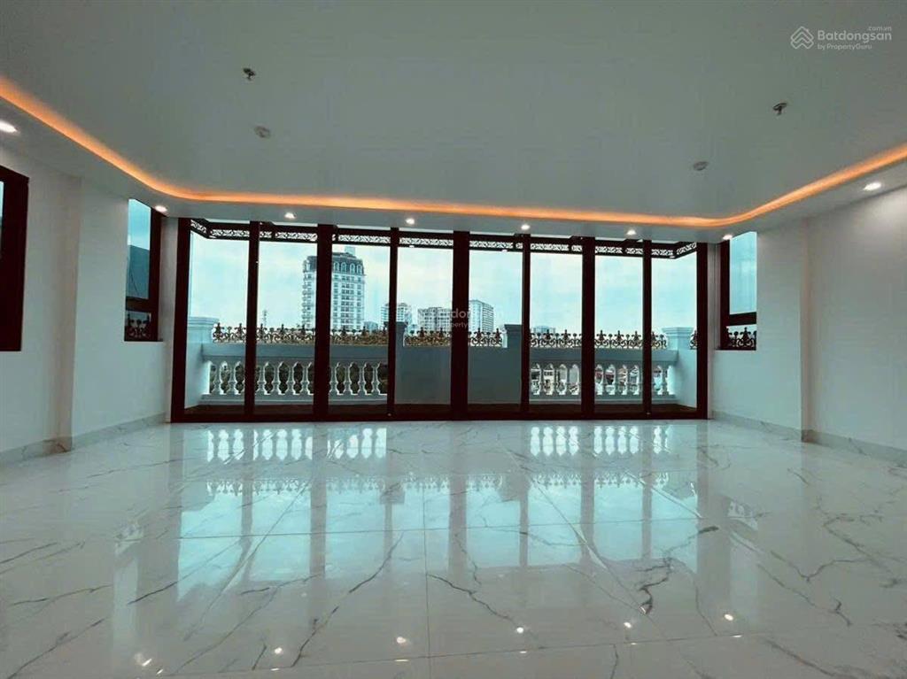 Giá tốt khu vực !!! mp trung hòa  8 tầng thang máy  vỉa hè  kinh doanh.