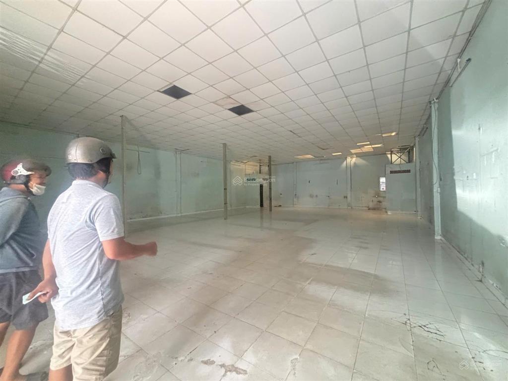 Chợ tân hương tân phú  kho gần 300m2, ngang 12m, kho đẹp cho thuê