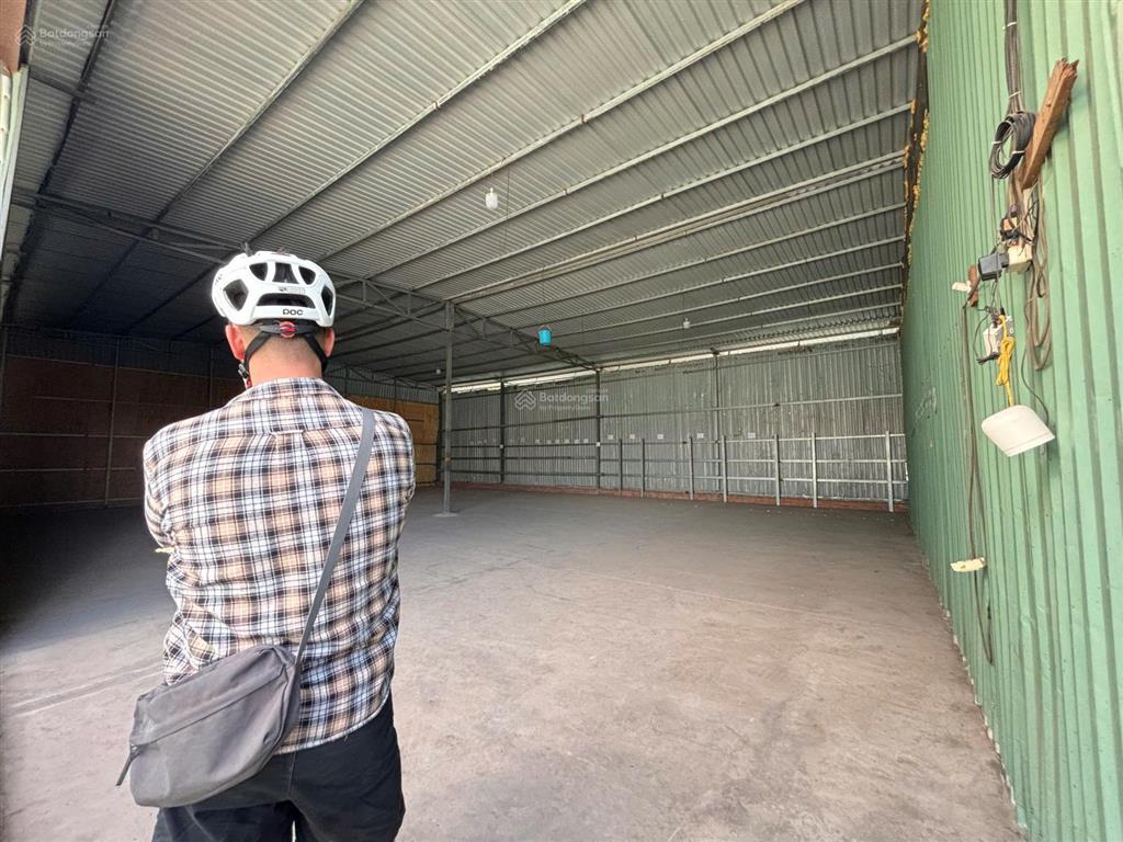 Cho thuê kho hòa bình  tân phú  300m²  33tr/tháng  cont đỗ cửa