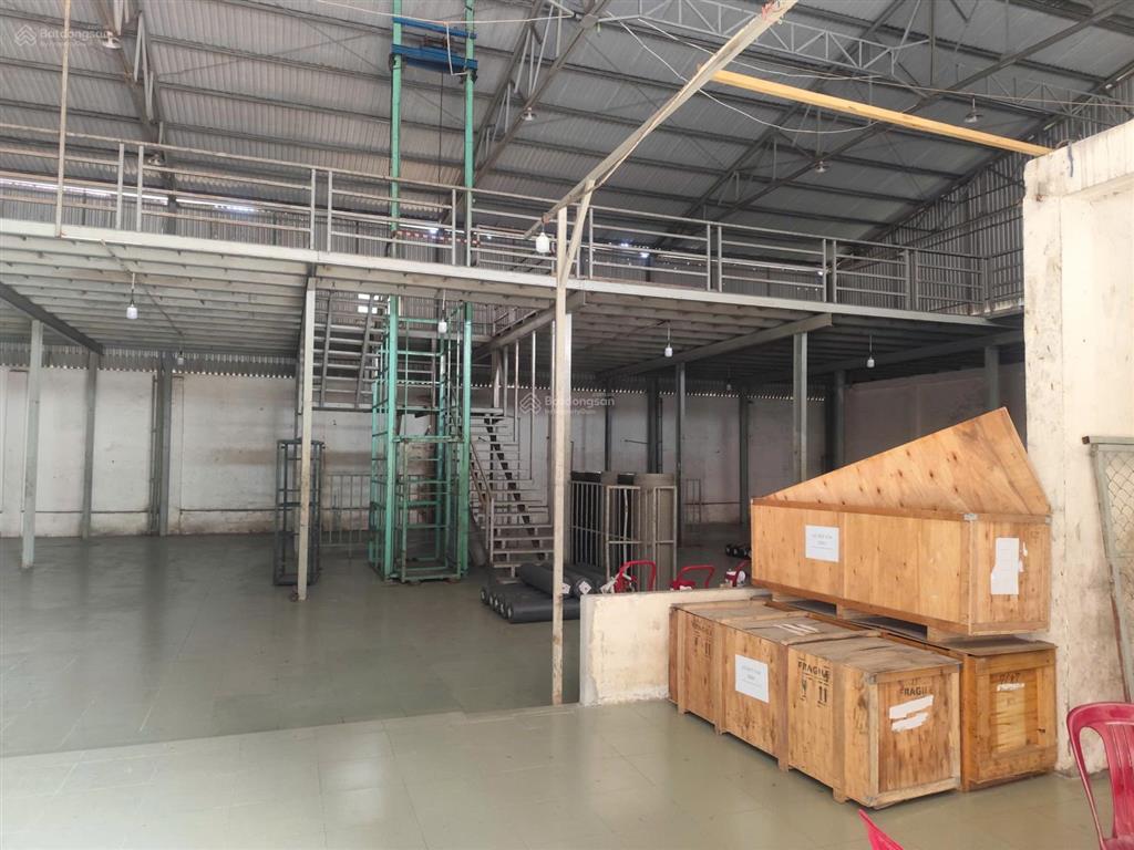 Cho thuê 800m2 kho chứa hàng, gần aeonmall bình tân  bx miền tây
