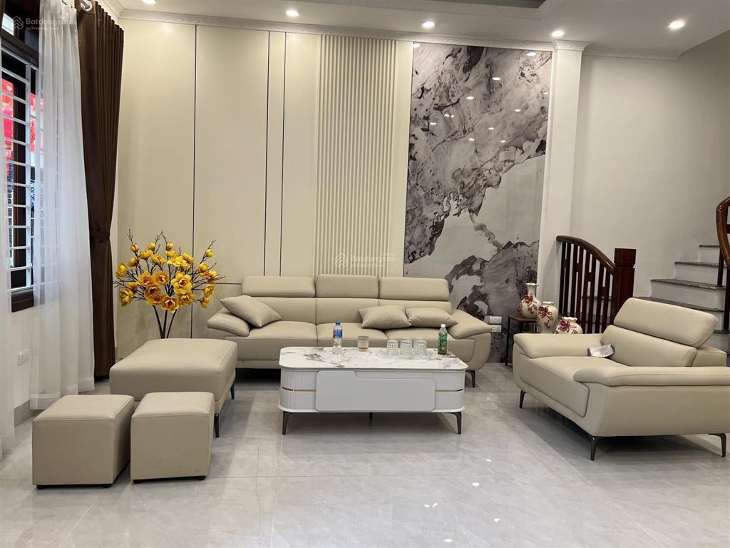 Hạ chào 300 triệu chỉ nhỉnh 11 tỷ việt hưng  dt 50m nhà cực đẹp 5 tầng thang máyfull nt, mt 5m