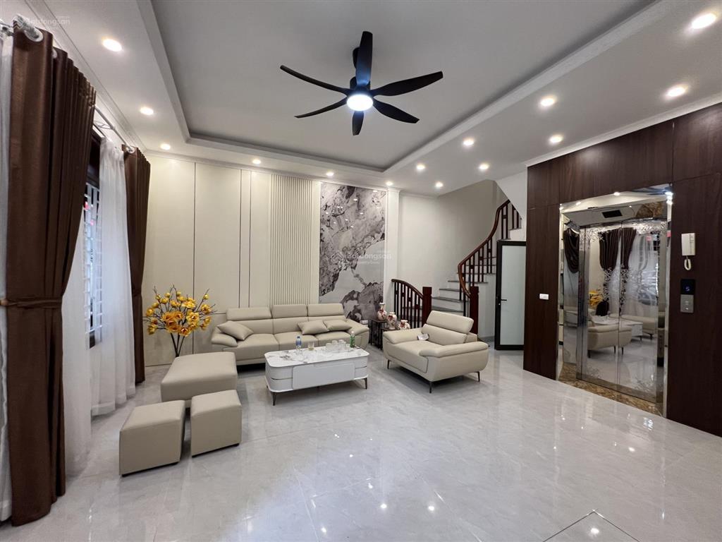 Hạ chào 300 triệu chỉ nhỉnh 11 tỷ việt hưng  dt 50m nhà cực đẹp 5 tầng thang máyfull nt, mt 5m