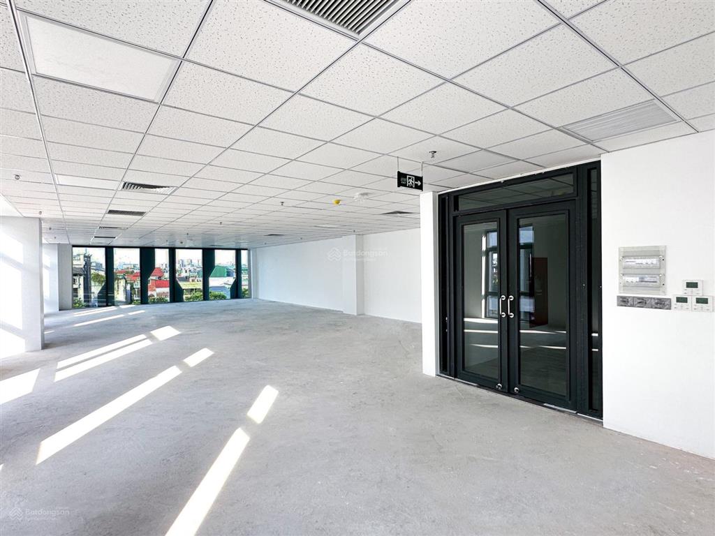 Tòa nhà văn phòng sd building dt đa dạng từ 10  930m2, đầy đủ trang thiết bị, nội thất, tiện nghi