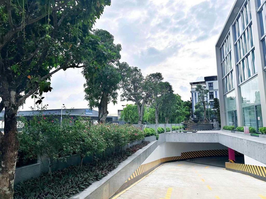 Tòa nhà văn phòng sd building dt đa dạng từ 10  930m2, đầy đủ trang thiết bị, nội thất, tiện nghi