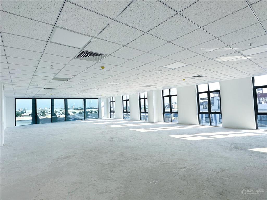 Tòa nhà văn phòng sd building dt đa dạng từ 10  930m2, đầy đủ trang thiết bị, nội thất, tiện nghi
