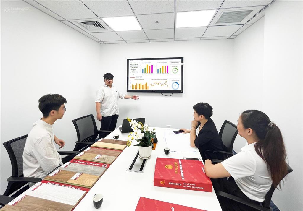 Cho thuê văn phòng vũ đức thận, việt hưng 7  15m2, 1 chỗ ngồi và vp truyền thống 70  158m2