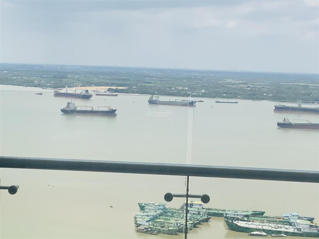 Bán penhouse tràn view sông lớn