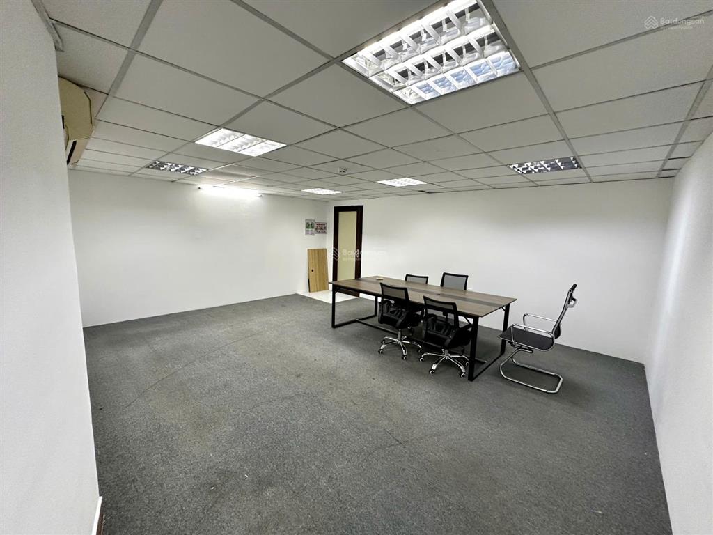 Cho thuê văn phòng tại 76, cách mạng tháng tám, 440 nghìn / m2, đa dạng diện tích 60m2