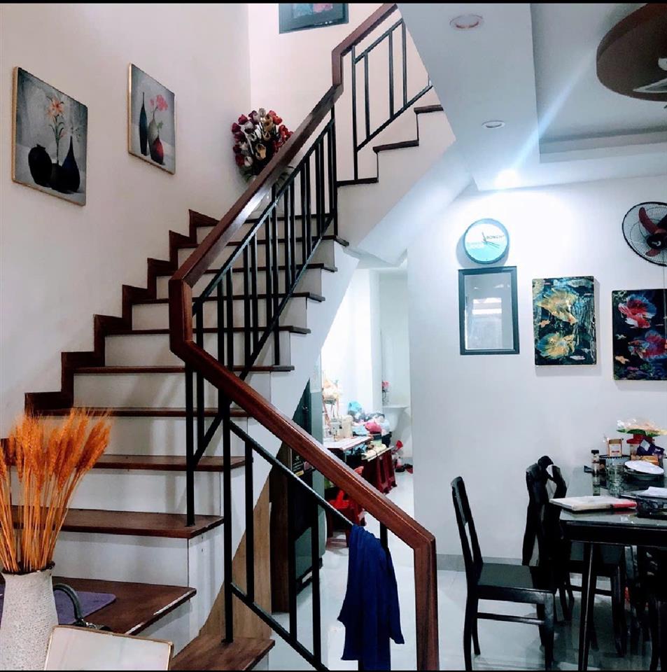 Nhà 2 tầng Nguyễn Bảo 107m2 3PN gần Mẹ Thứ giá 6.8 tỷ