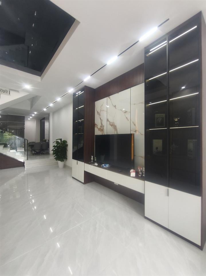 Bán nhà Phạm Như Tăng 60m2, đường 7m5 lề 4m, full nội thất mới, giá chỉ 7.6 tỷ