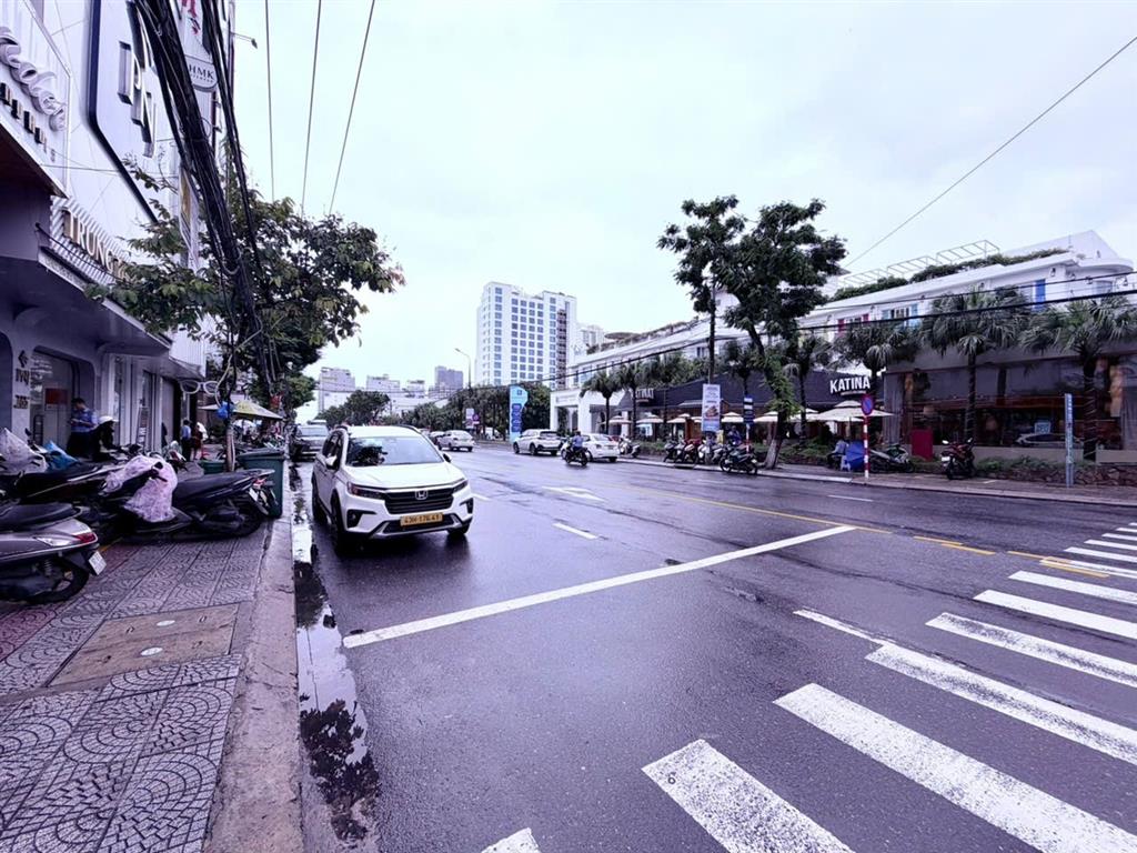 Bán đất tặng nhà 3 tầng mặt tiền Nguyễn Văn Thoại, 127m2, giá 52 tỷ