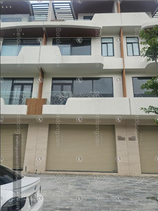 Bán nhà mt nguyễn lộ trạch dòng tiền khai thác 50 triệu/tháng  kđt elysia giá tốt hiện nay
