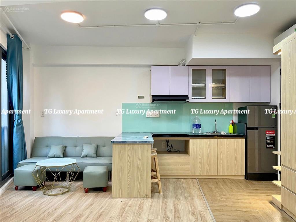 Siêu phẩm studio bancol 40m2  nội thất hiện đại, thang máy  gần vòng xoay điện biên phủ, uef, hiu