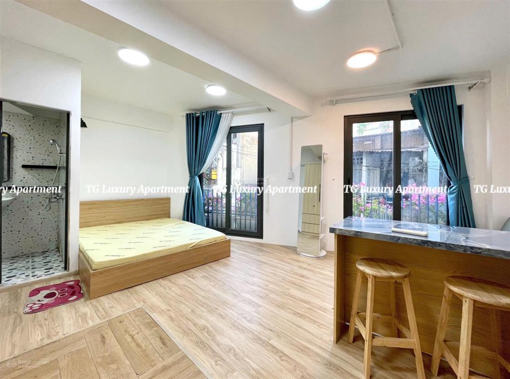 Siêu phẩm studio bancol 40m2  nội thất hiện đại, thang máy  gần vòng xoay điện biên phủ, uef, hiu