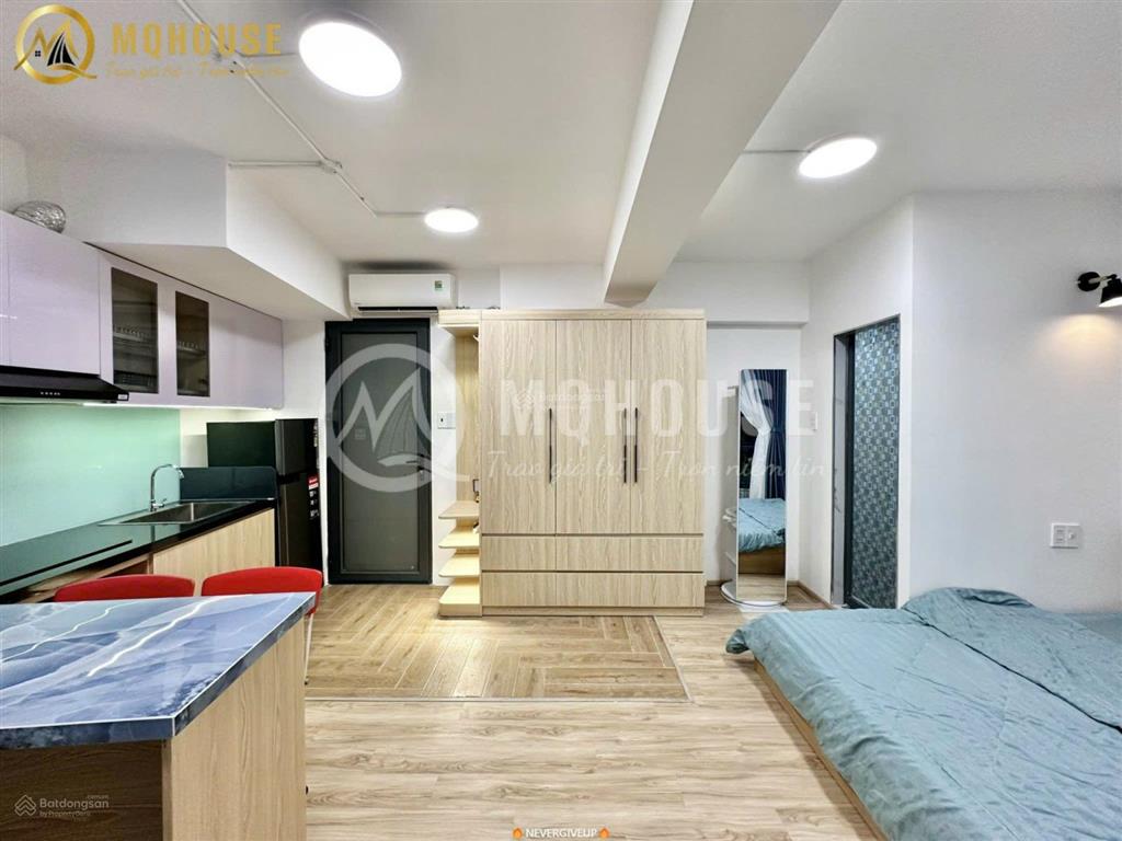 Siêu phẩm studio bancol 40m2  nội thất hiện đại, thang máy  gần vòng xoay điện biên phủ, uef, hiu