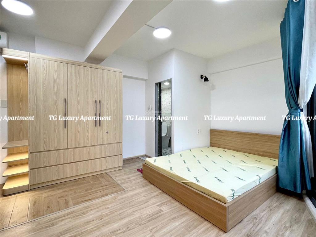 Siêu phẩm studio bancol 40m2  nội thất hiện đại, thang máy  gần vòng xoay điện biên phủ, uef, hiu