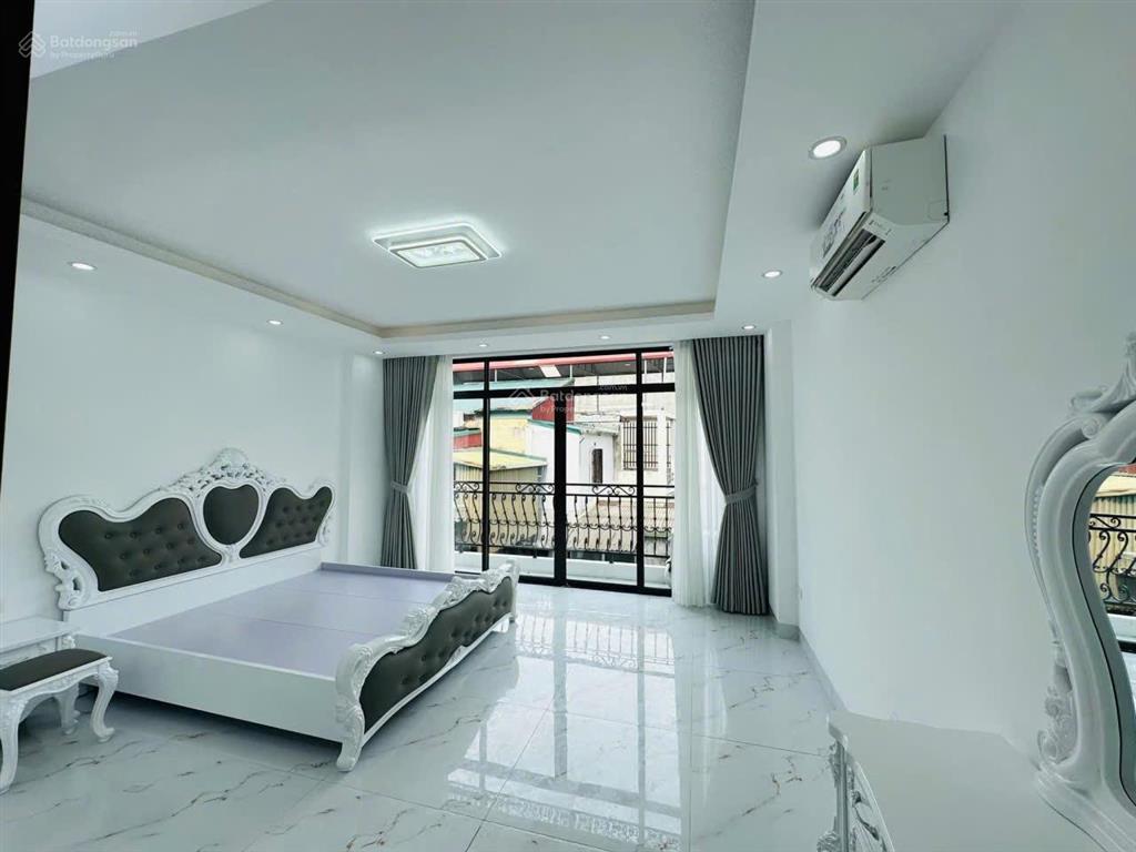 Siêu phẩm ba đình ngõ thông oto tránh. nhà mới thang máy thiết kế thông sàn vừa ở vừa kinh doanh.
