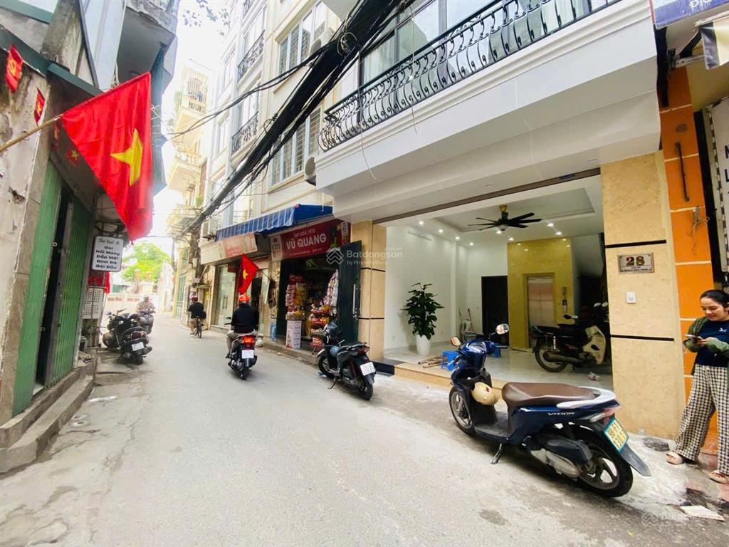 Siêu phẩm ba đình ngõ thông oto tránh. nhà mới thang máy thiết kế thông sàn vừa ở vừa kinh doanh.