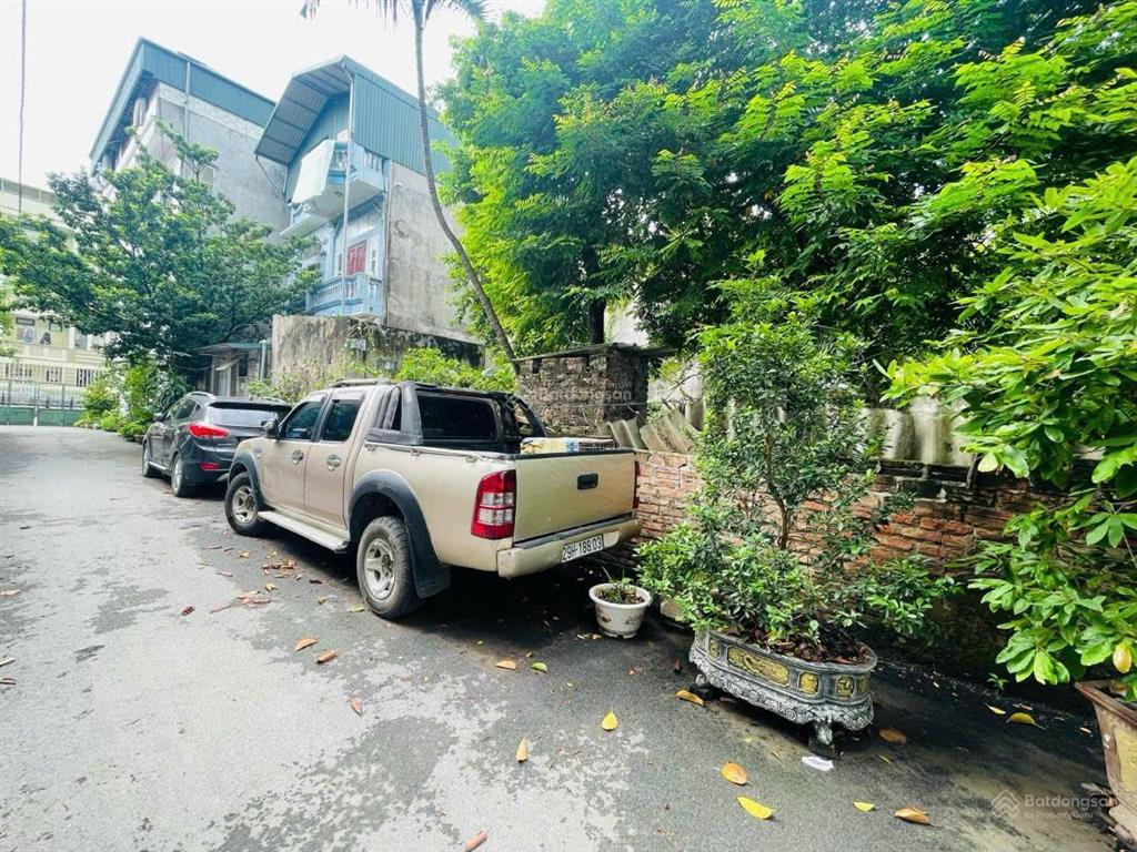 Căt lỗ 60m đất tại kiều mai, từ liêm chỉ 11 tỷ, ngõ thông oto tránh, thương lượng tốt.