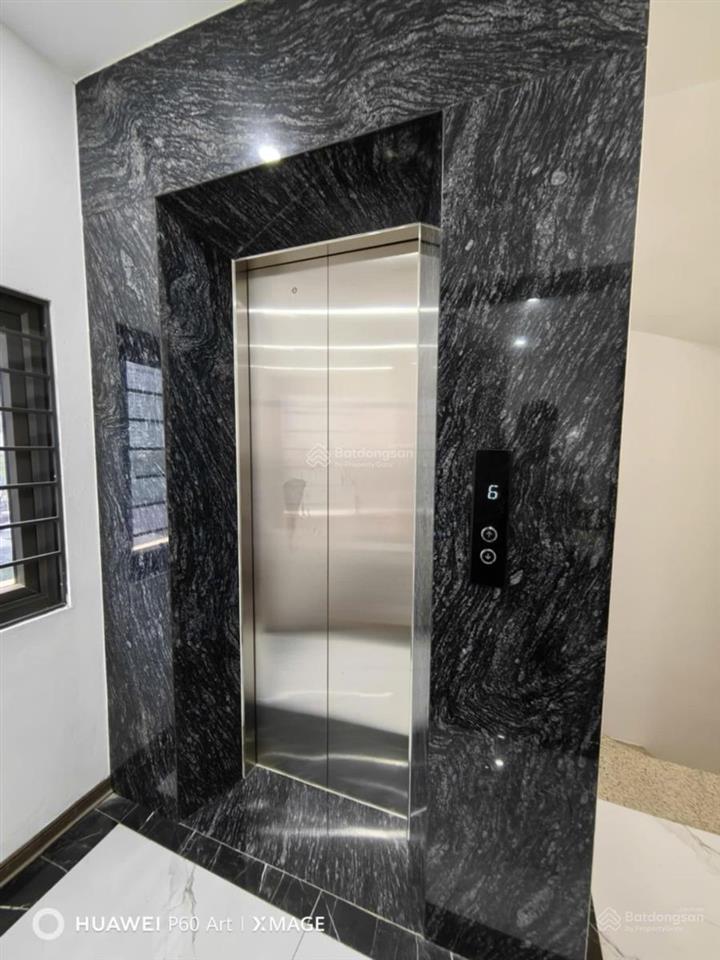 Bán gấp giảm chào, thương lượng tốt. bán nhà phú thượng, ô tô vào nhà, dt 42m², 6 tầng thang máy.