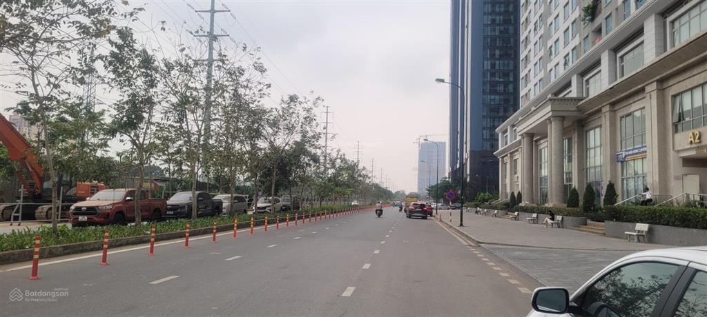 Bán gấp giảm chào, thương lượng tốt. bán nhà phú thượng, ô tô vào nhà, dt 42m², 6 tầng thang máy.