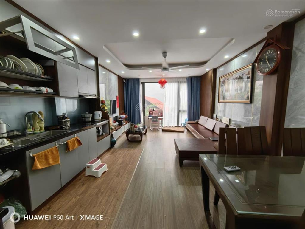 Bán gấp giảm chào, thương lượng tốt. bán nhà phú thượng, ô tô vào nhà, dt 42m², 6 tầng thang máy.