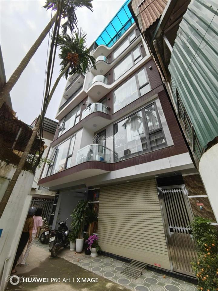 Bán gấp giảm chào, thương lượng tốt. bán nhà phú thượng, ô tô vào nhà, dt 42m², 6 tầng thang máy.