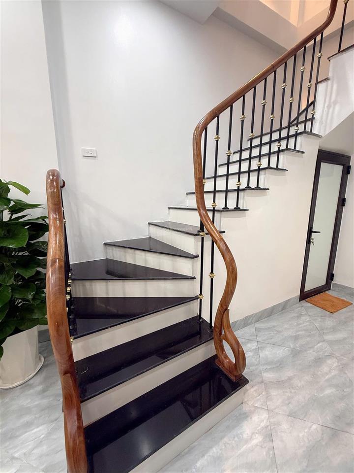 Hàng kín cực kiếm tại xã đàn, đống đa 23m, 5 tầng, 3 ngủ chỉ 4,6 tỷ, 1 nhà ra mặt phố.