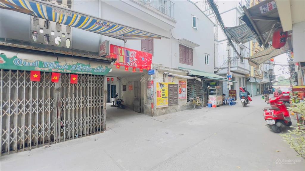Cực hiếm tại nguyễn chí thanh, ba đình 5.6ty, 23m, 3 ngủ, ngõ thông không qh, 20m ra oto, chủ mót.