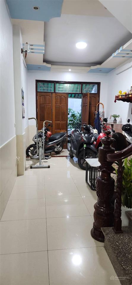 Chỉ 190t/m2 có nhà 43m, 4 tầng , 4 ngủ,tại hồ tùng mậu, cầu giấy, 50m ra phố, nhà đẹp ở ngay.
