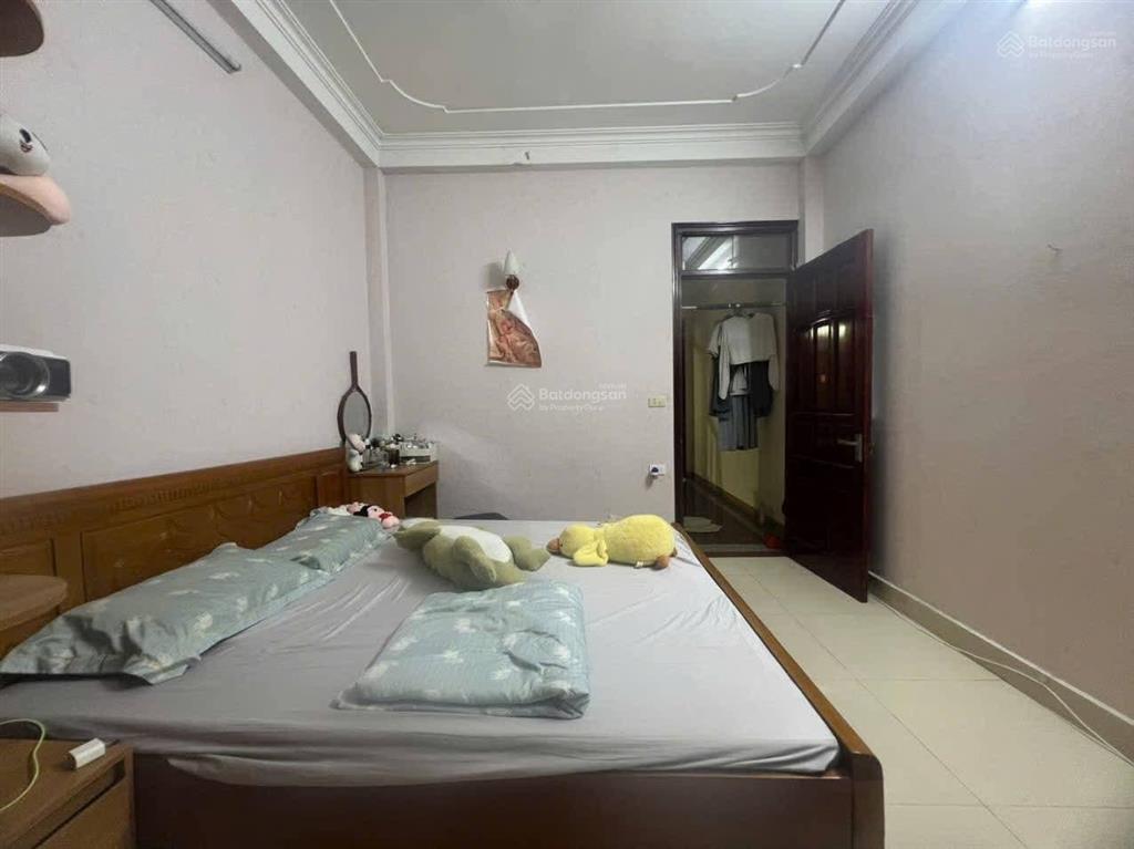 Chỉ 190t/m2 có nhà 43m, 4 tầng , 4 ngủ,tại hồ tùng mậu, cầu giấy, 50m ra phố, nhà đẹp ở ngay.