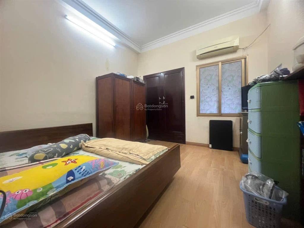 Chỉ 190t/m2 có nhà 43m, 4 tầng , 4 ngủ,tại hồ tùng mậu, cầu giấy, 50m ra phố, nhà đẹp ở ngay.