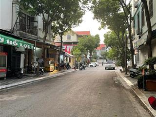 Bán đất phú thượng tây hồ 2 nhà ra phố ngõ thông rộng 3m, sổ vuông đẹp dt 65m, 150t/m2. giá đầu tư.
