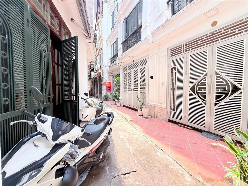 Chính chủ bán nhà hoàng hoa thám, ba đình, ngõ thông, 2 thoáng, dt 34m2, 3pn, chỉ 8.6tỷ còn tl
