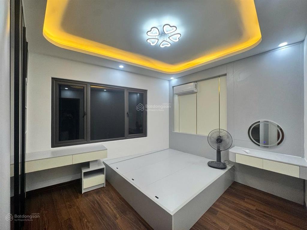 Bán nhà xuân đỉnh ô tô 7 chỗ qua nhà, 50m ra ngoại giao đoàn, 38m2, 4t, 8.6tỷ còn thương lượng