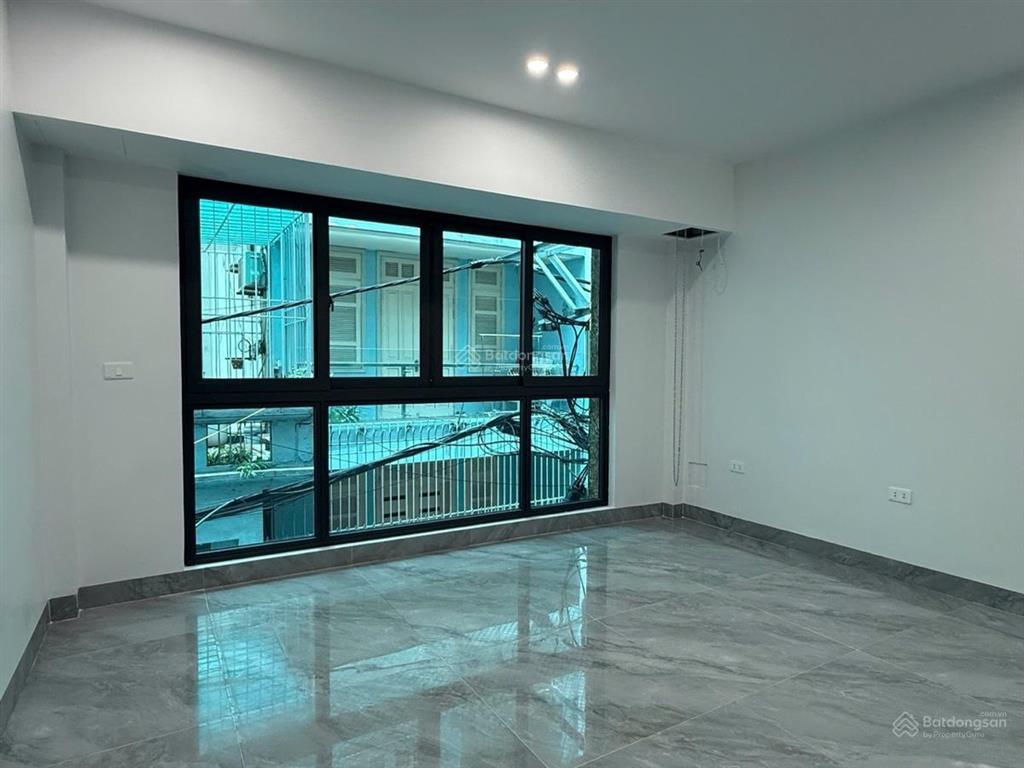 Bán gấp nhà vĩnh phúc ba đình, ngõ thông oto vào nhà, 7 tầng, dt 52m,nhà mới thang máy. 11 phòng.